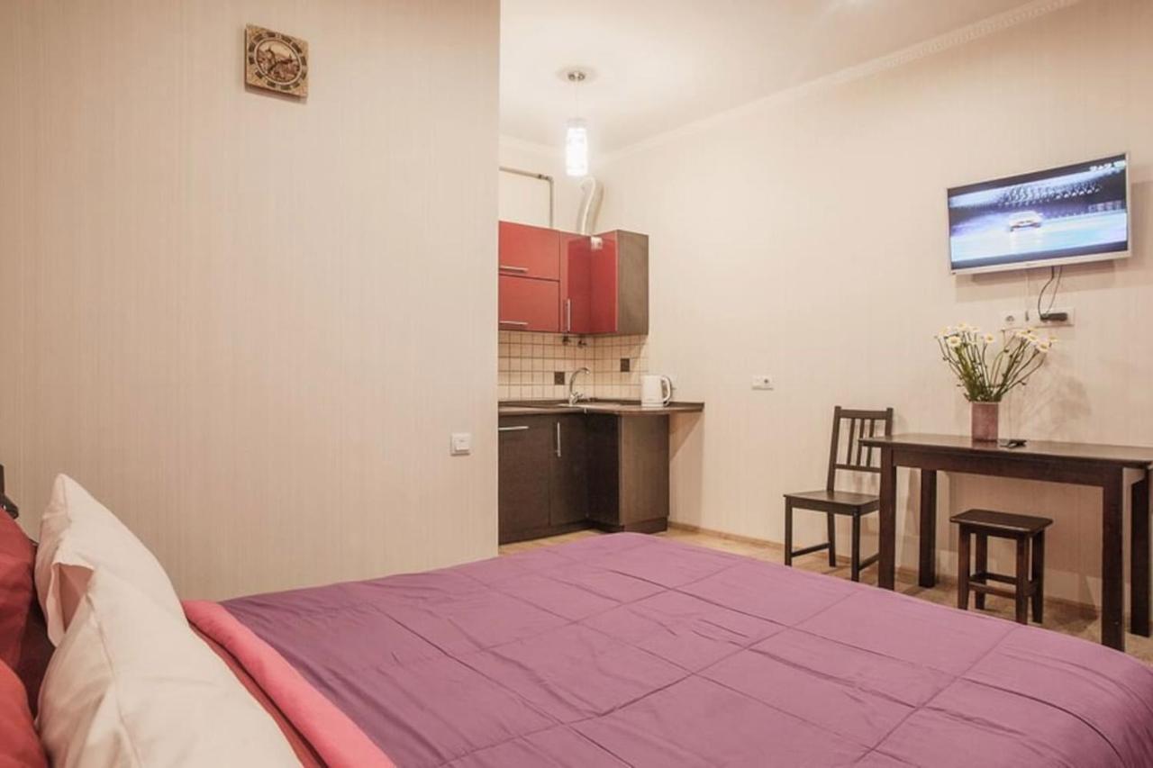 Central Cozy Apartment With Parking! Lviv Luaran gambar