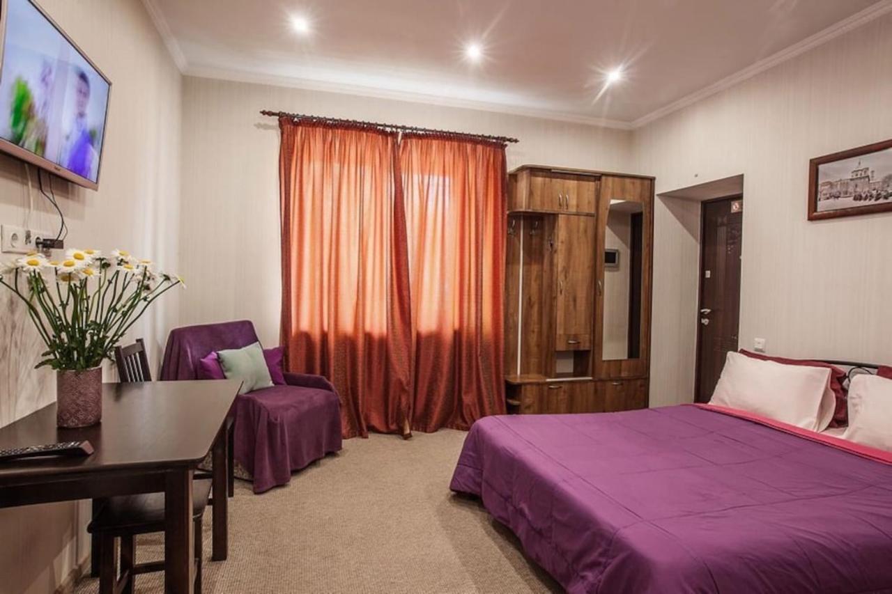 Central Cozy Apartment With Parking! Lviv Luaran gambar