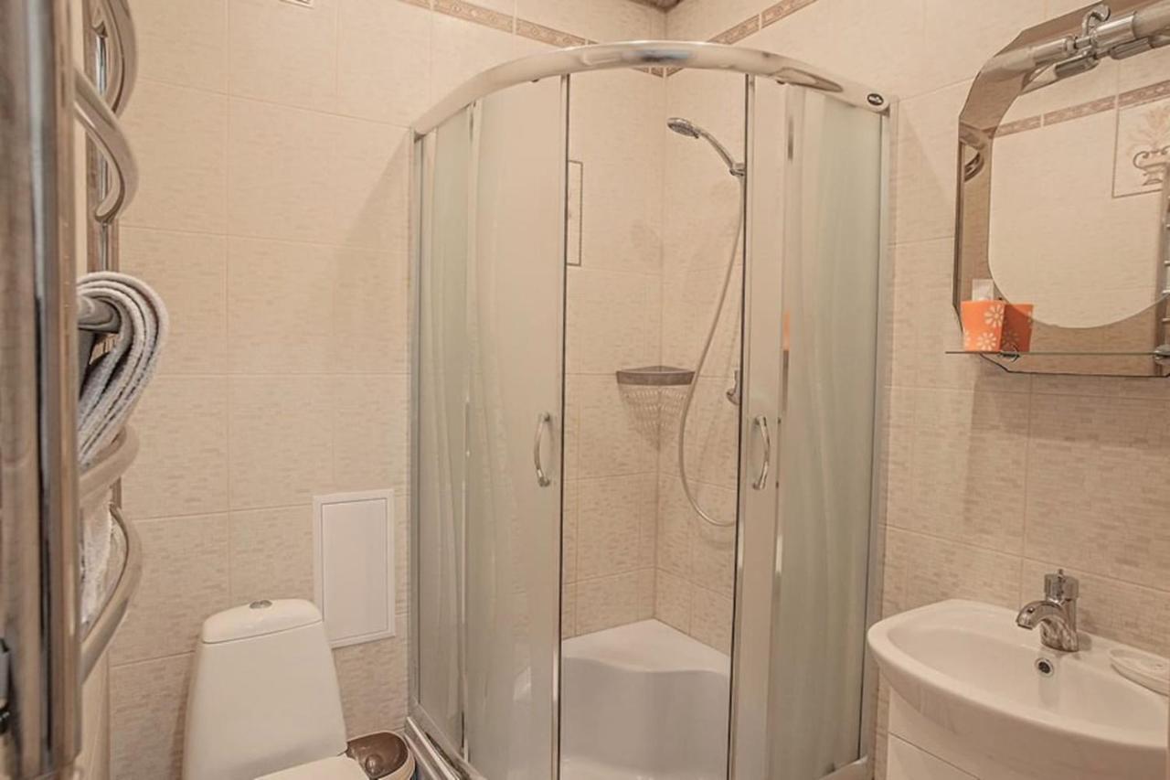 Central Cozy Apartment With Parking! Lviv Luaran gambar
